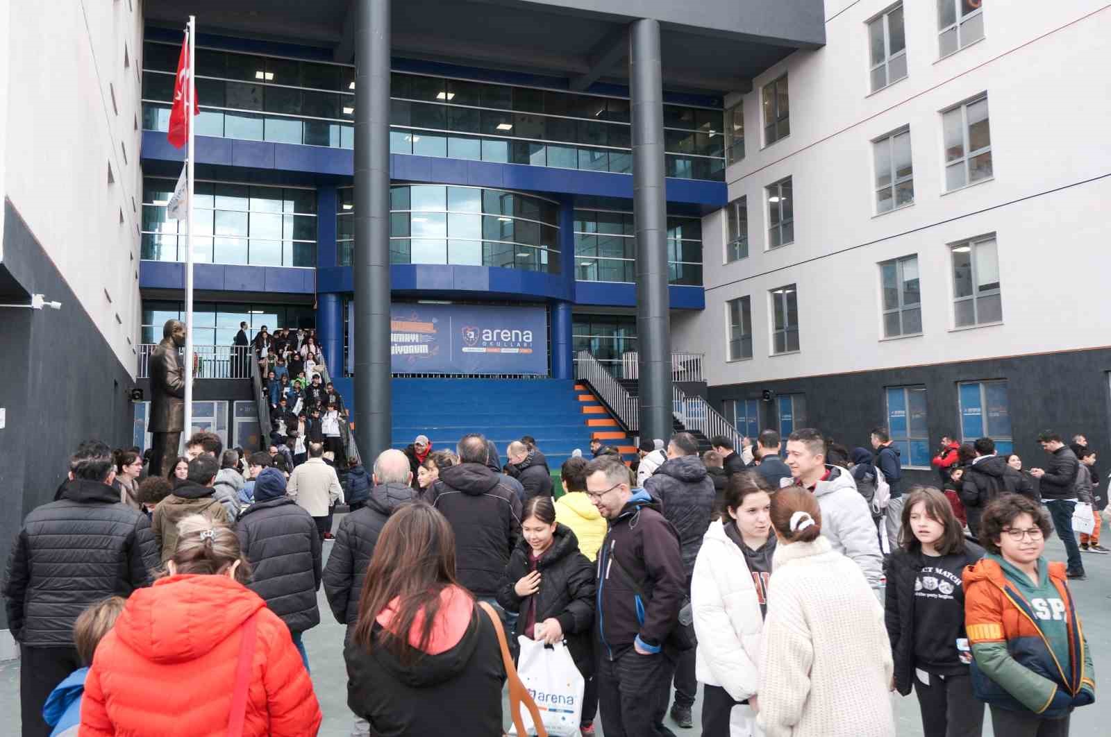 Arena bursluluk sınavına yoğun ilgi
