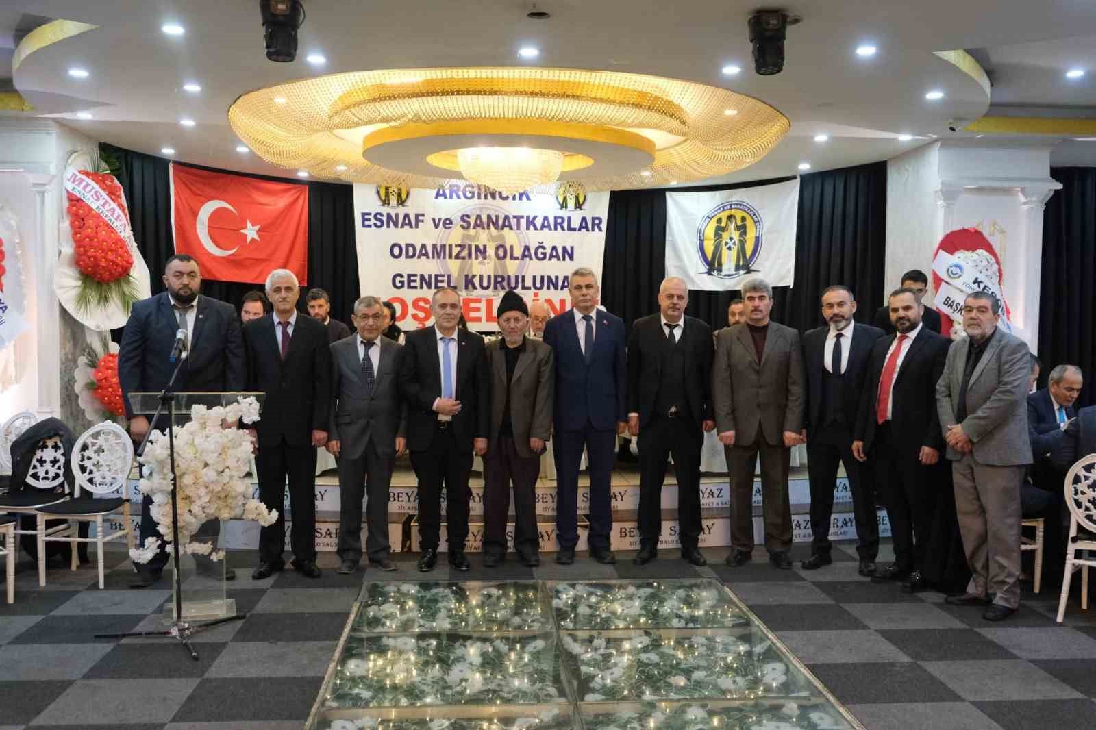 Argıncık Esnaf Odası’nda Akpınar güven tazeledi
