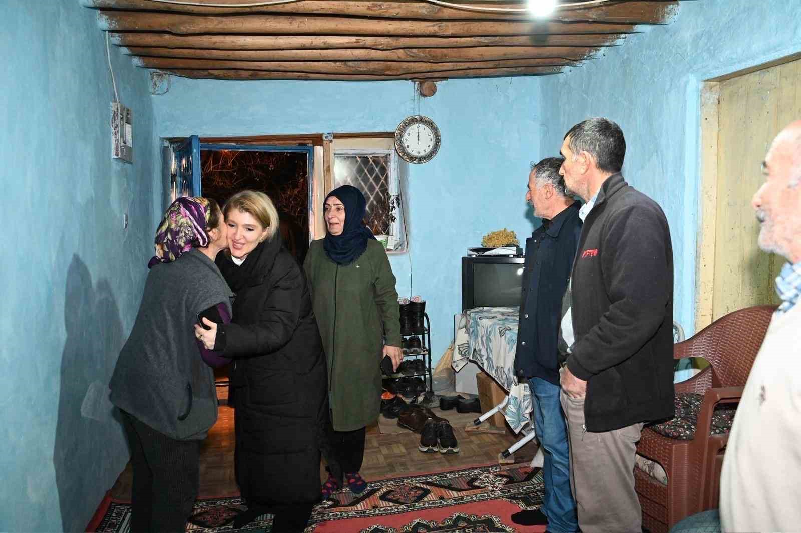 Arguvan’da siyasetin sıcak yüzü
Arguvan’da siyasetin sıcak yüzü