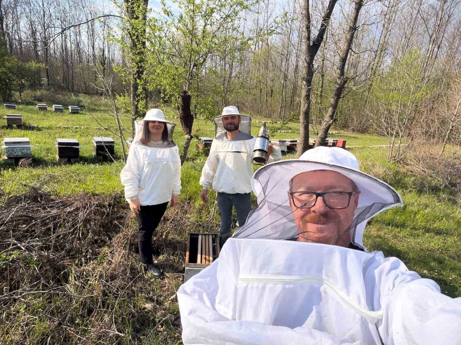 Arıcılara sahada destek
