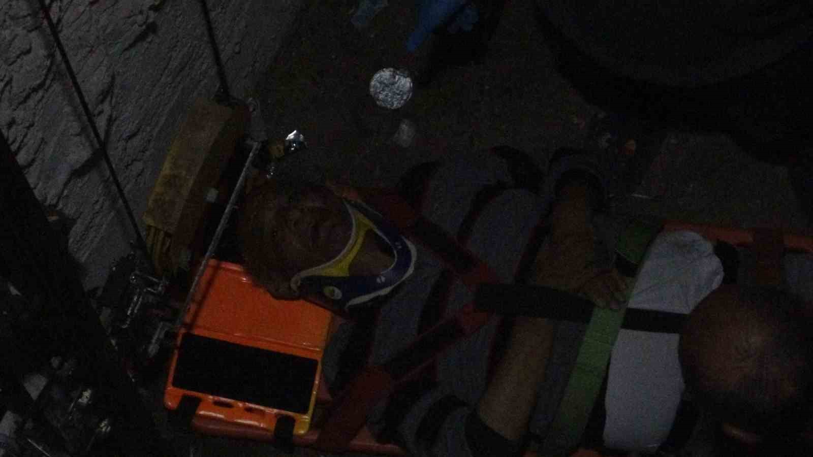 Arızalanan asansörü kontrol etmek isterken asansör boşluğuna düştü
