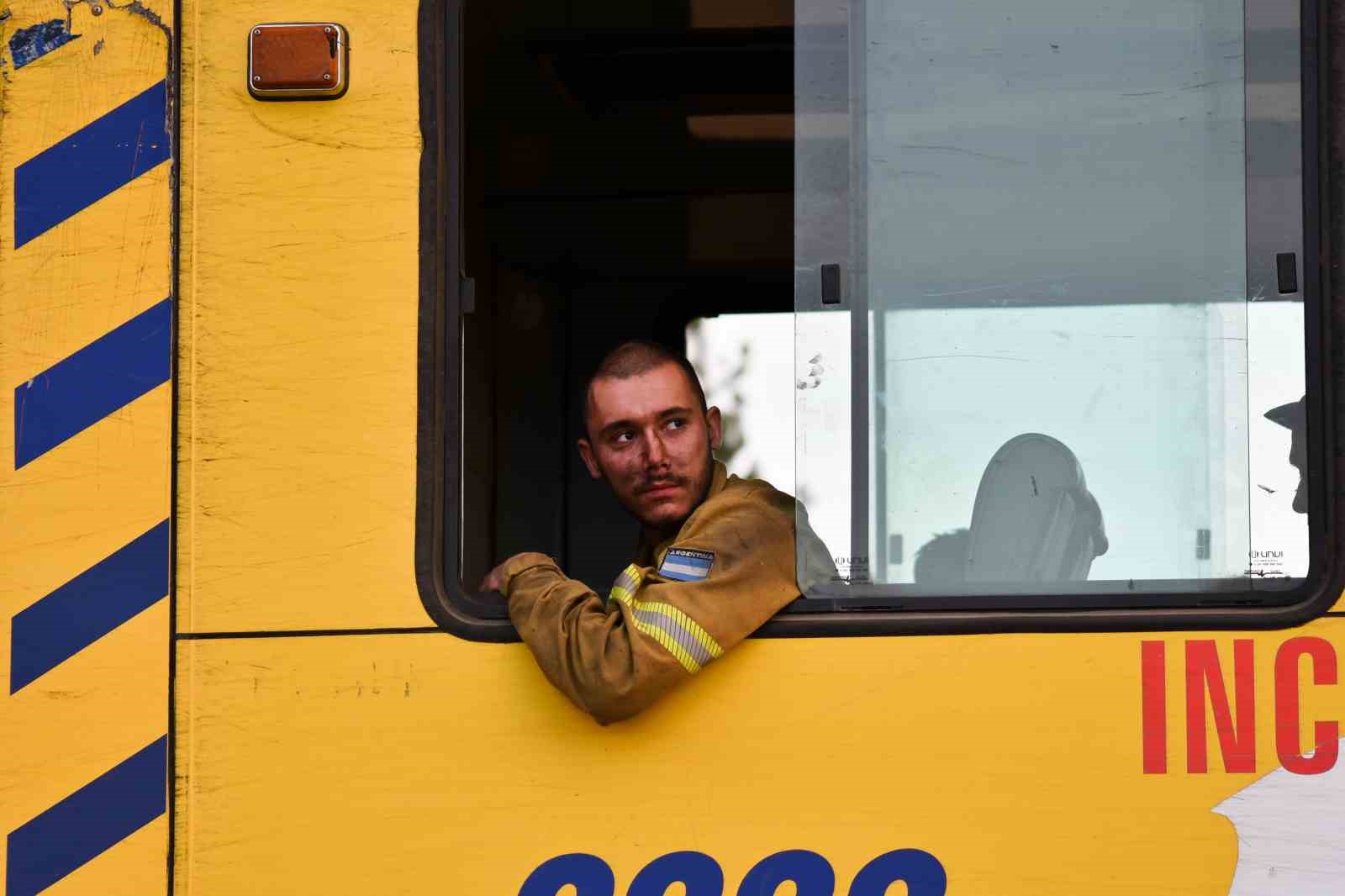 Arjantin’deki orman yangınlarında 50 bin hektarlık alan kül oldu
Arjantin’deki orman yangınlarında 50 bin hektarlık alan kül oldu