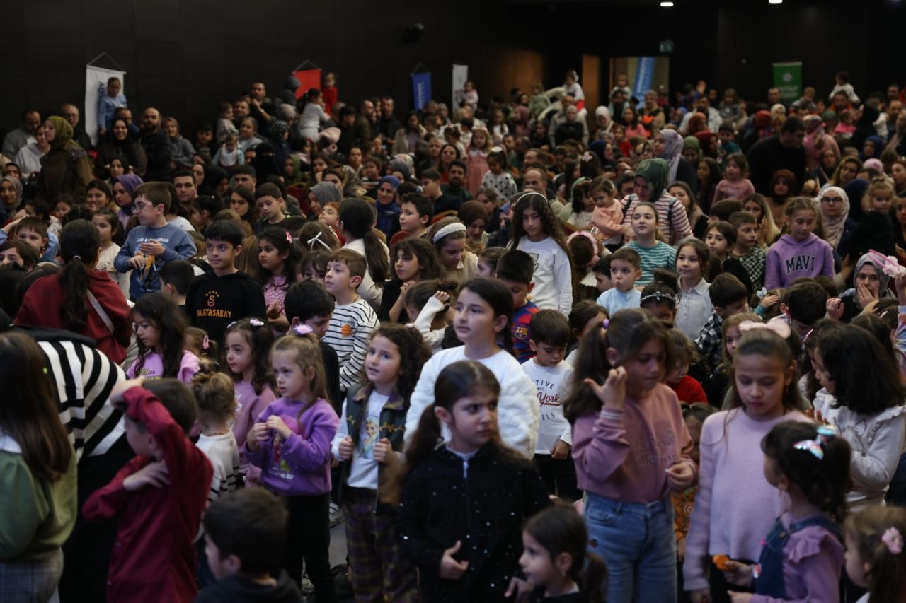 Arnavutköy’de çocuklar karneyi aldı, ödülü kaptı
