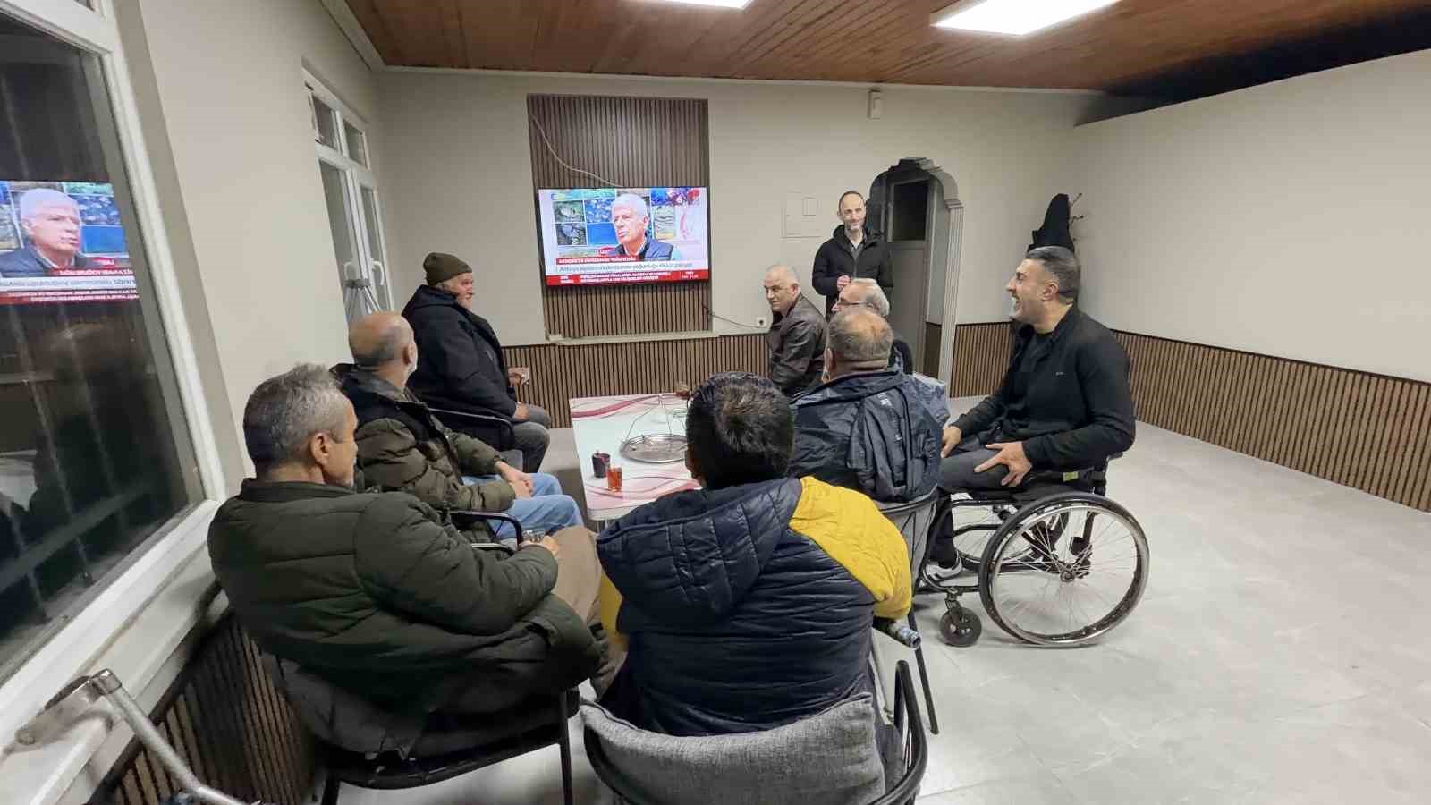 Arnavutköy’de engelli vatandaş bulduğu parayı polise teslim etti
