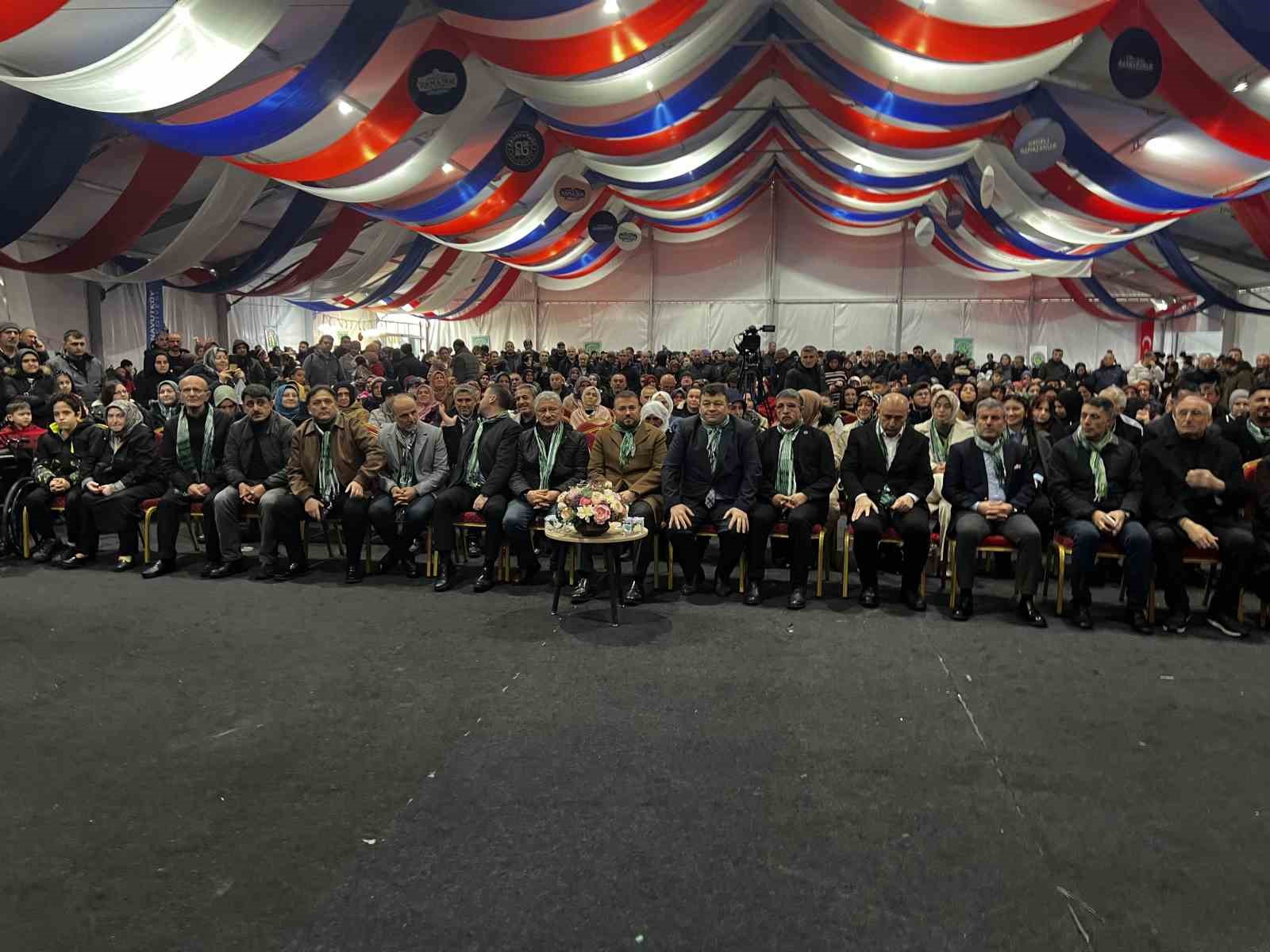 Arnavutköy’de hamsi ve horon coşkusu
