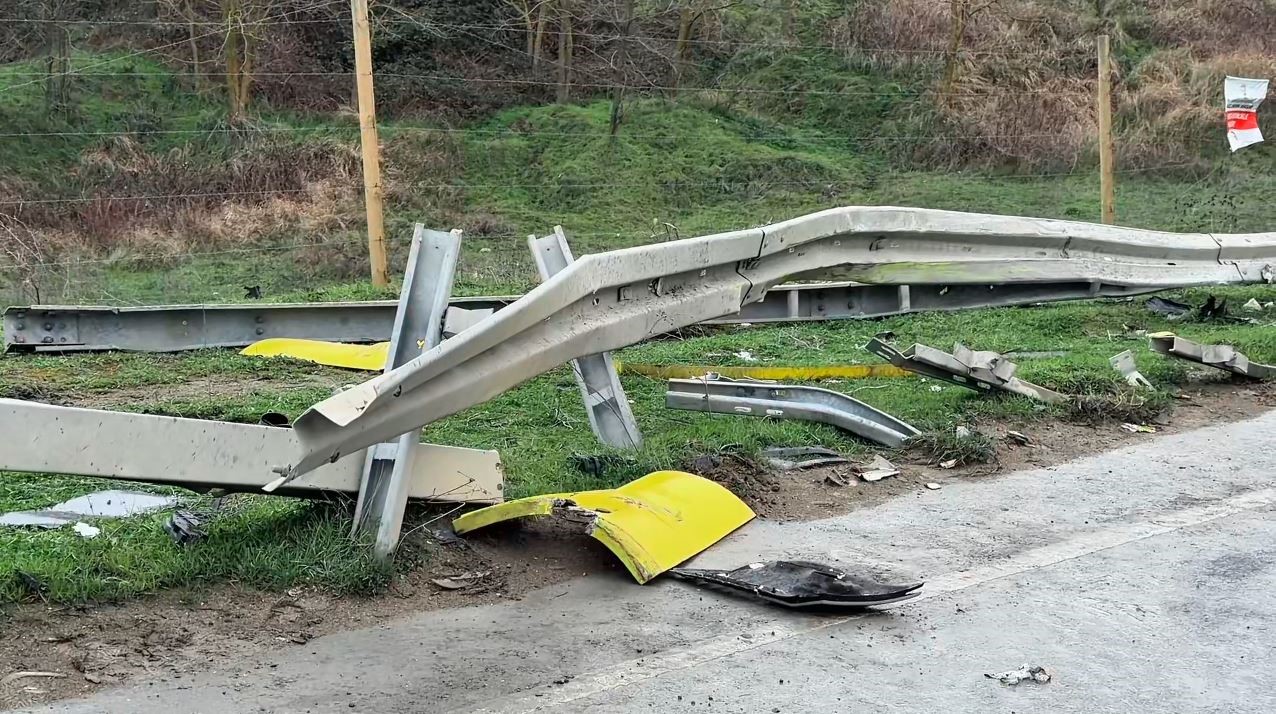 Arnavutköy’de İETT otobüsü kazaya karıştı: 2 yolcu yaralandı
