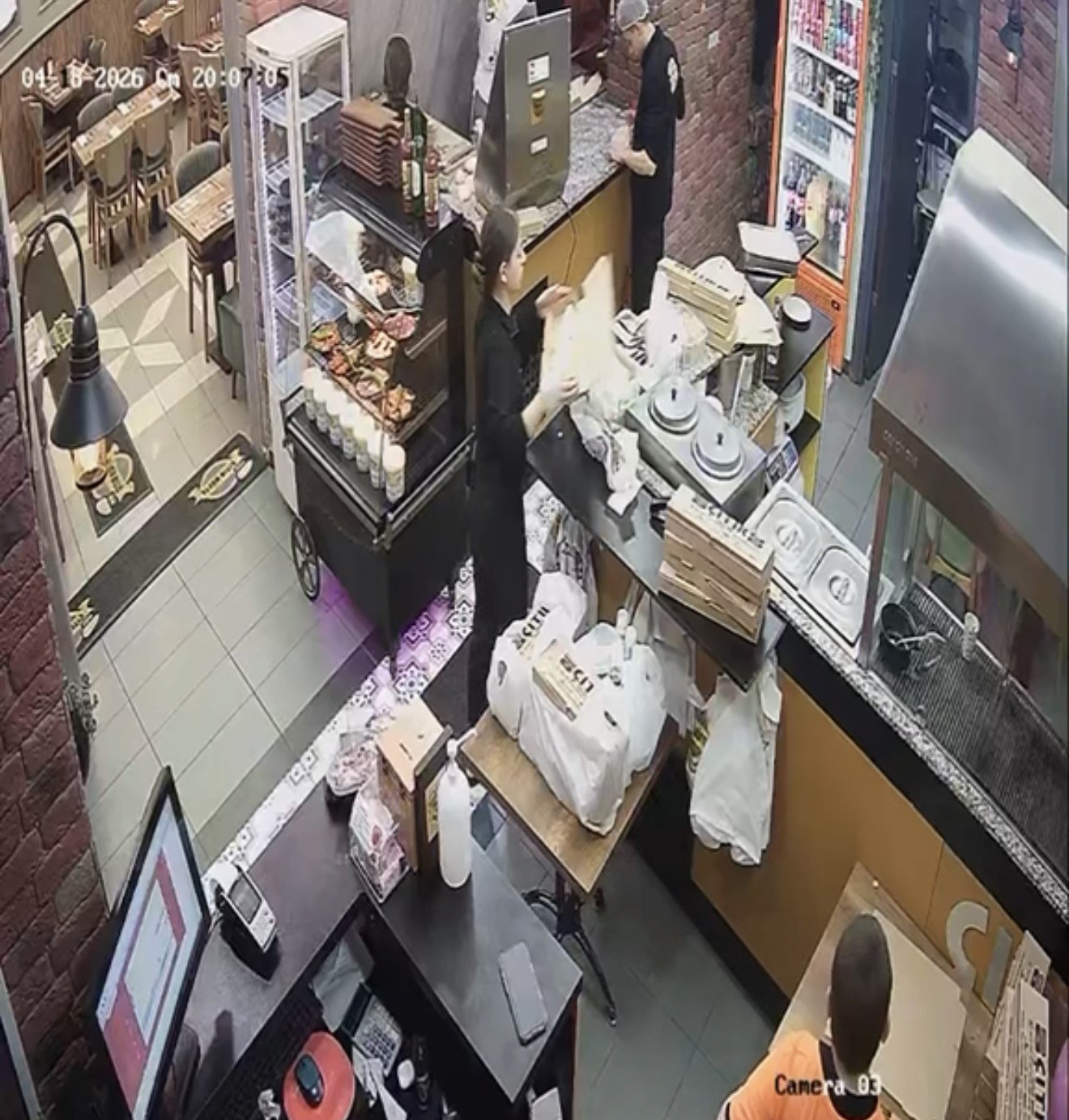 Arnavutköy’de ilginç olay: Aynı kişi adına 25 restorandan sipariş verildi
