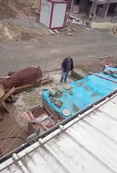 Arnavutköy’de komşuların kavgası kamerada
