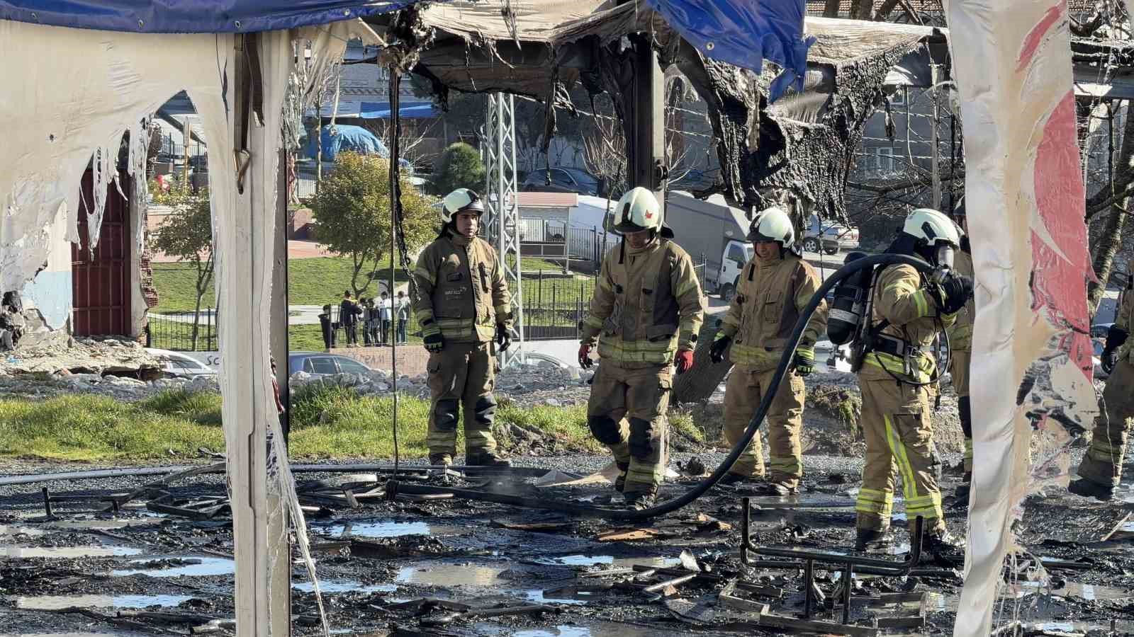 Arnavutköy’de MHP’nin iftar çadırında yangın
