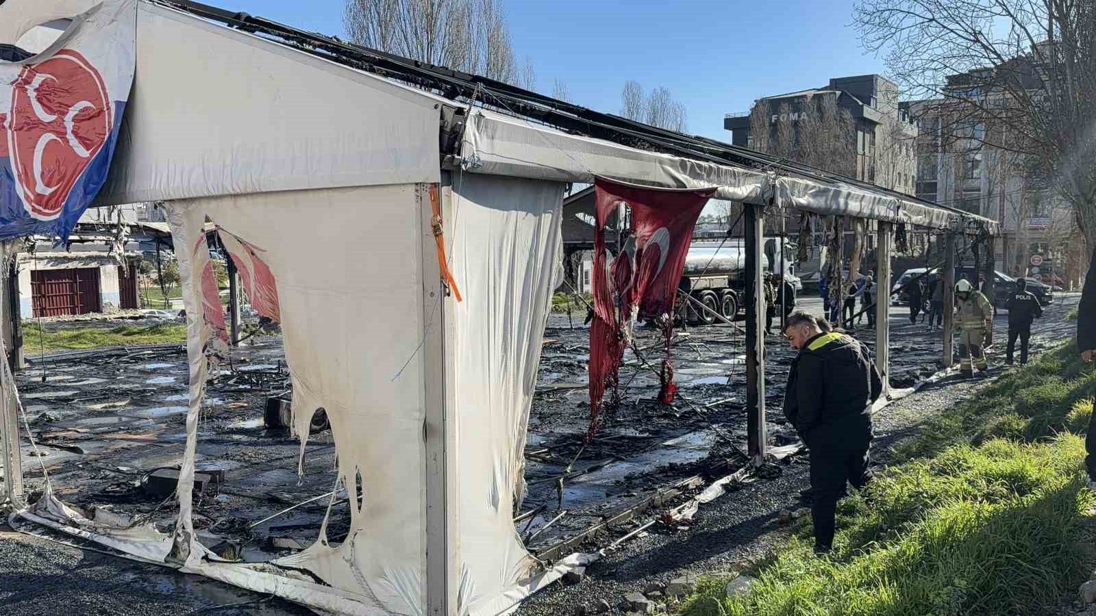 Arnavutköy’de MHP’nin iftar çadırında yangın
