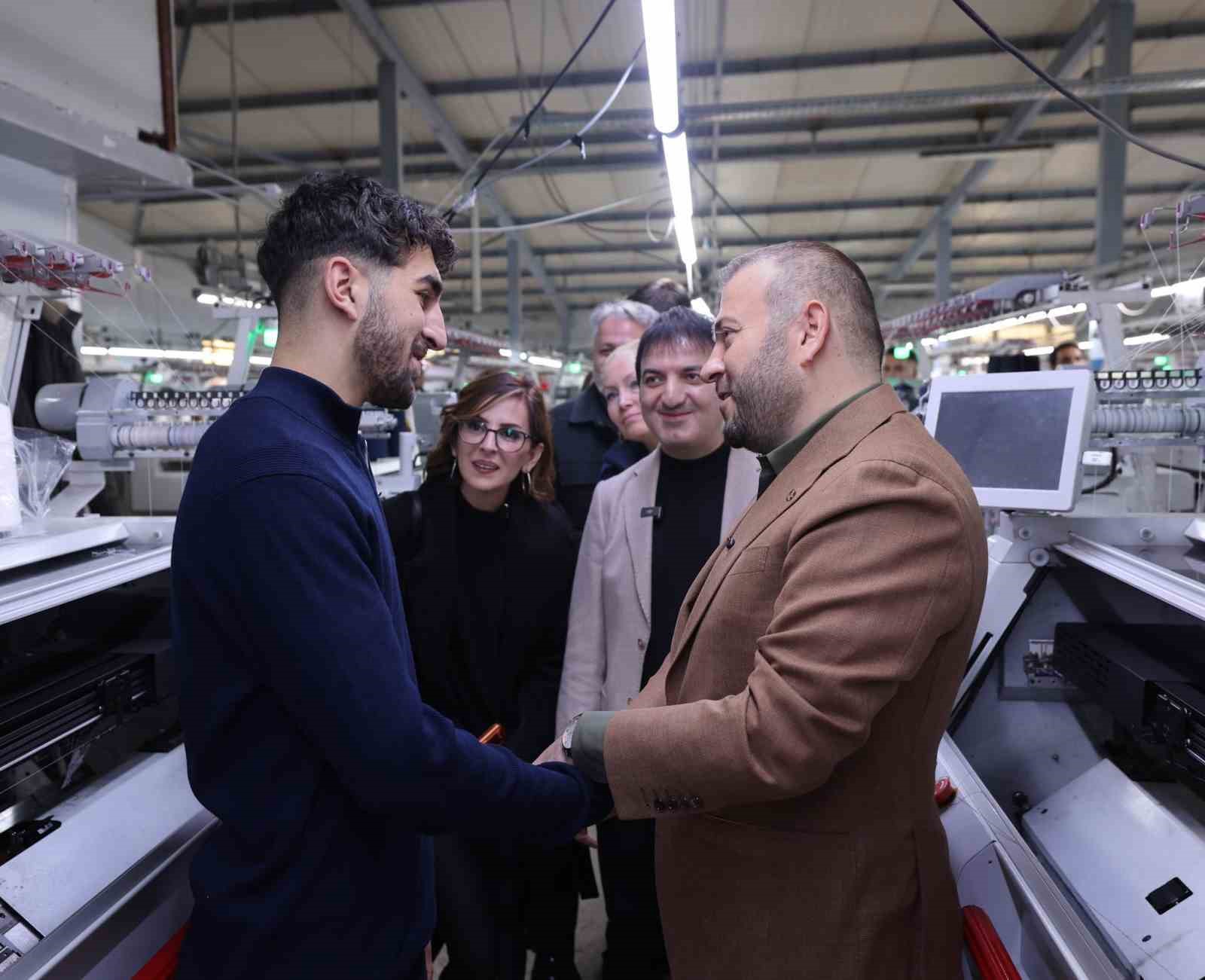 Arnavutköy’de Radyocular atölyede üretimin kalbine kulak verdi
