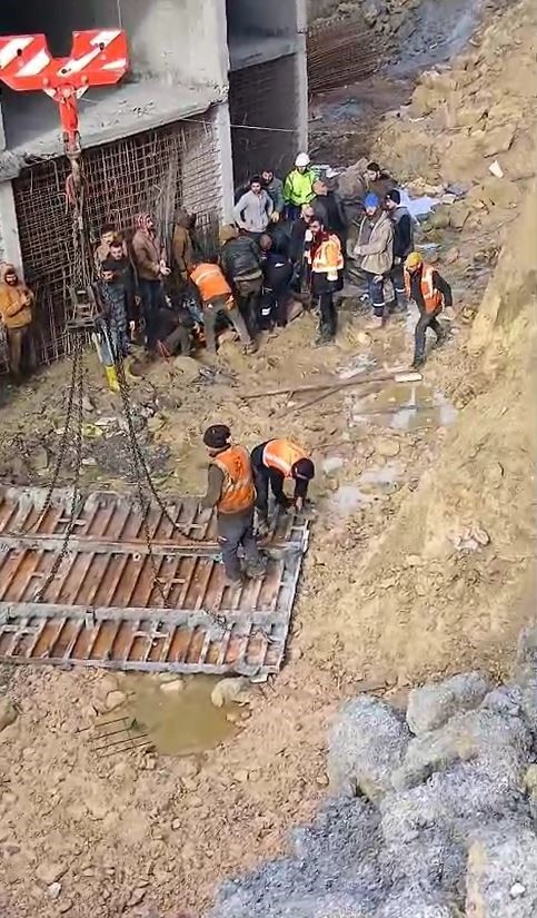 Arnavutköy’de şantiyede düşen genç işçi hayatını kaybetti
