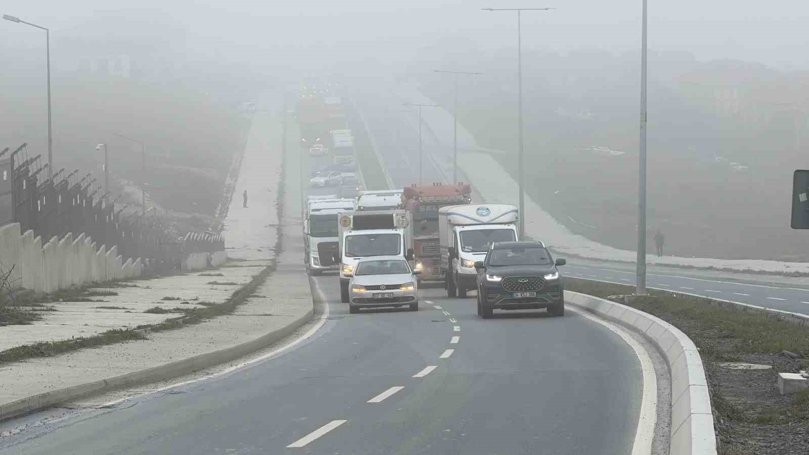 Arnavutköy’de seyir halindeki VIP  taksi  alev alev yandı
