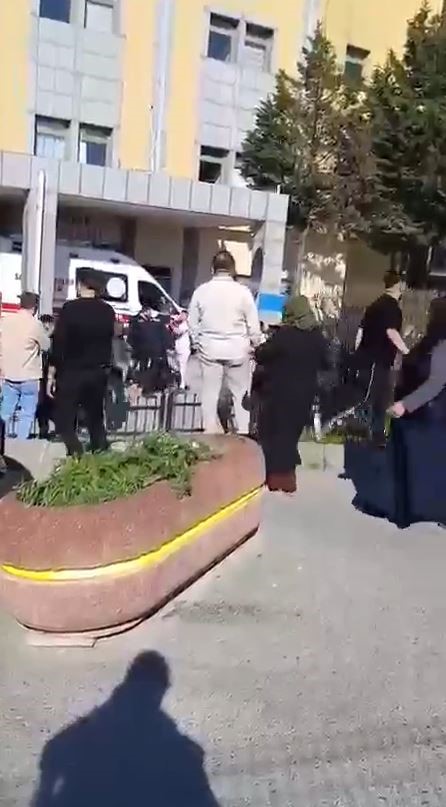 Arnavutköy’de trafik kavgası hastaneye taştı: 2 yaralı
