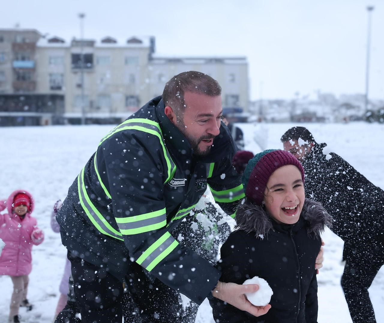 Arnavutköy’de tüm yollar açık: 120 araç, 700 personel sahada
