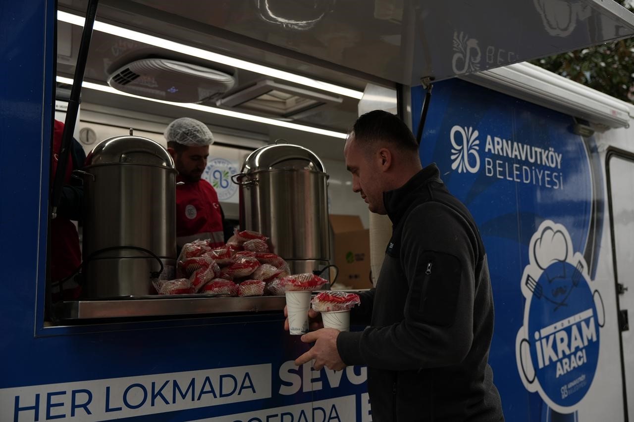 Arnavutköy’de tüm yollar açık: 120 araç, 700 personel sahada
