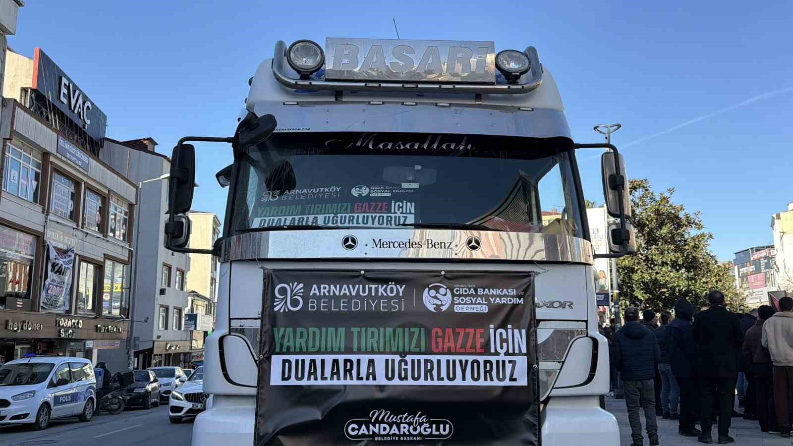 Arnavutköy’den Gazze’ye yardım tırı dualarla uğurlandı
