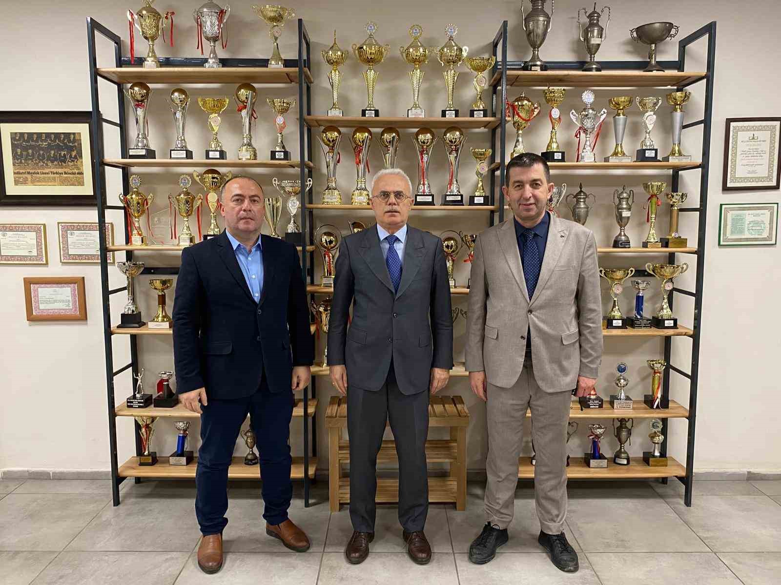 Arslantürk liseli gençlerle bir araya geldi
