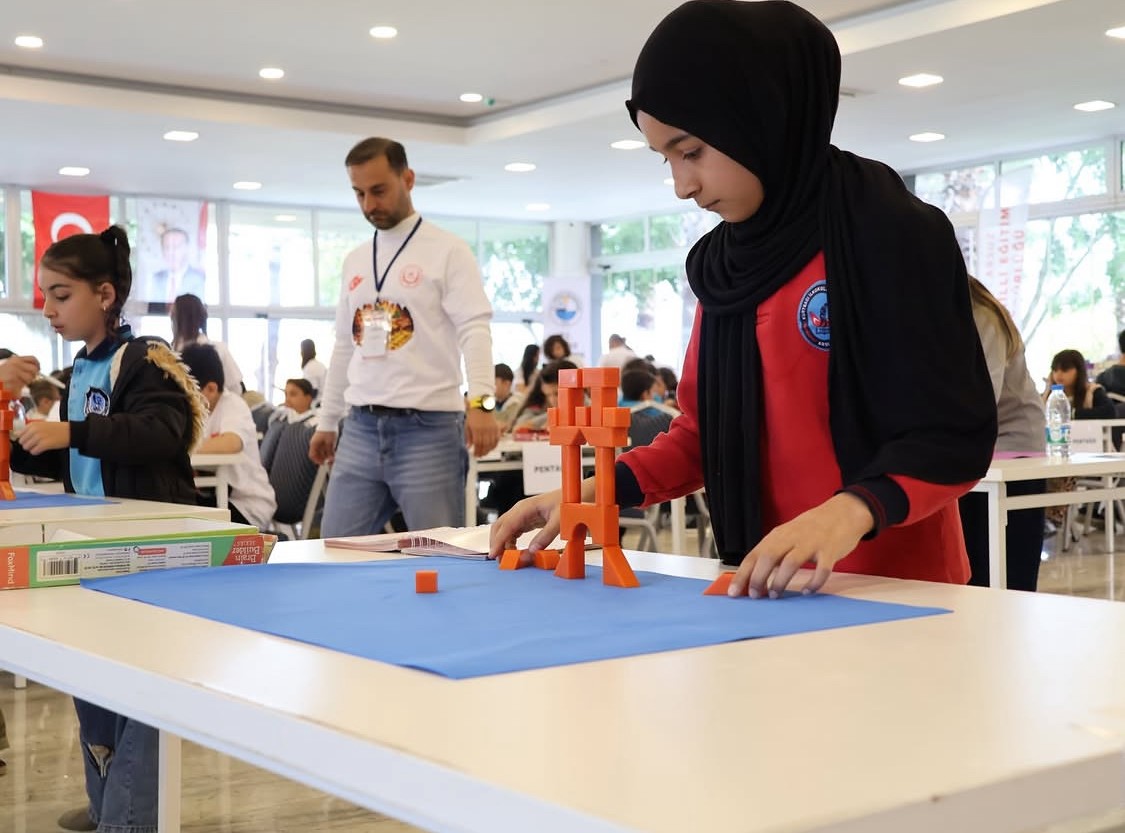 Arsuz’da akıl ve zeka oyunları turnuvası başladı
