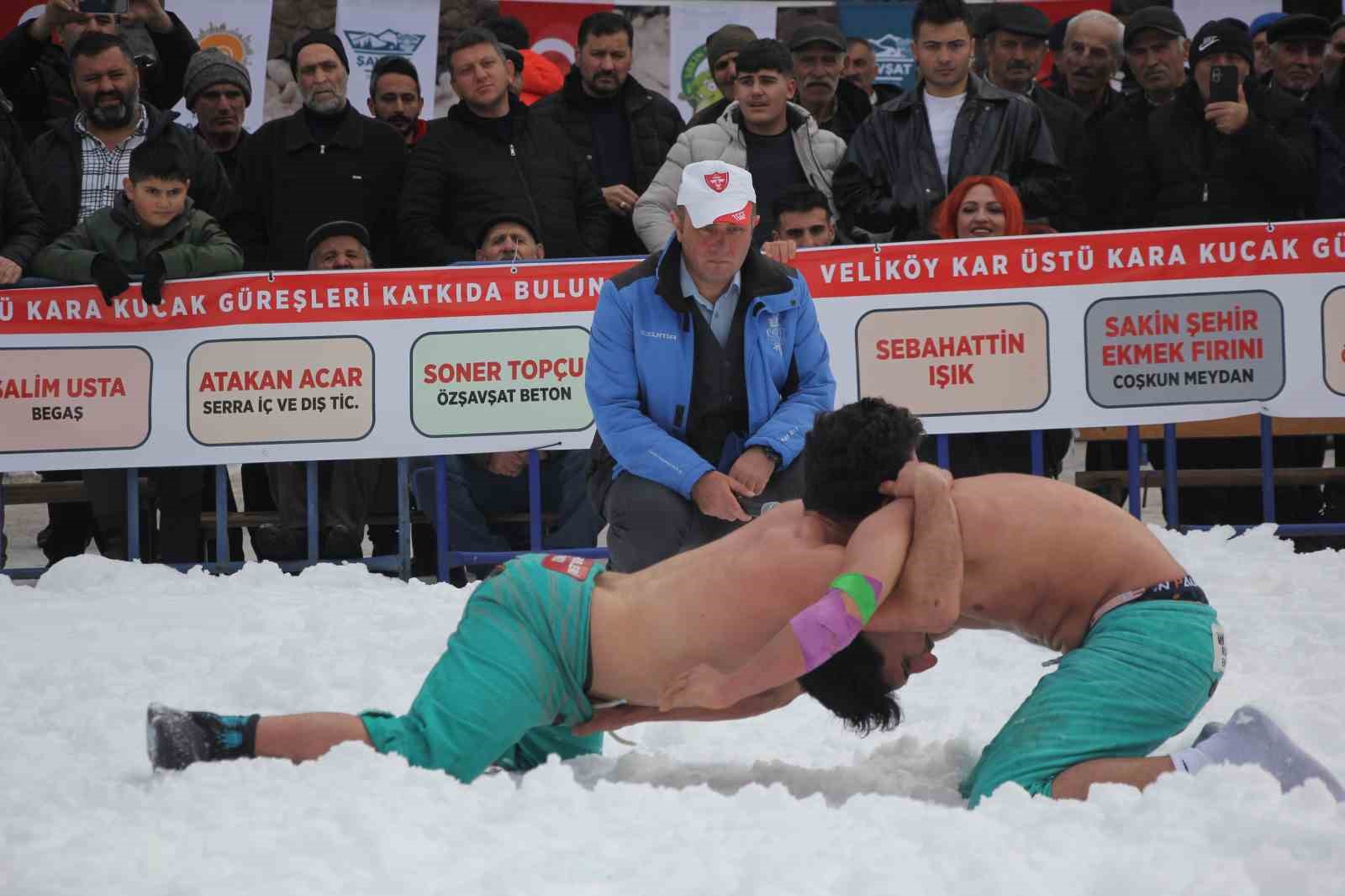 Artvin’de 300 yıllık kar üstü karakucak geleneği yaşatılıyor
