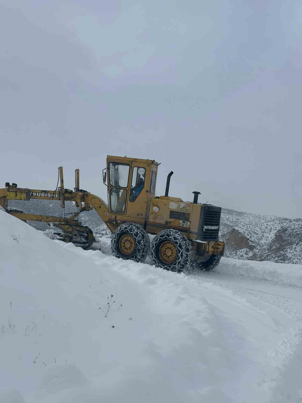 Artvin’de 80 köy yolu ulaşıma kapandı
