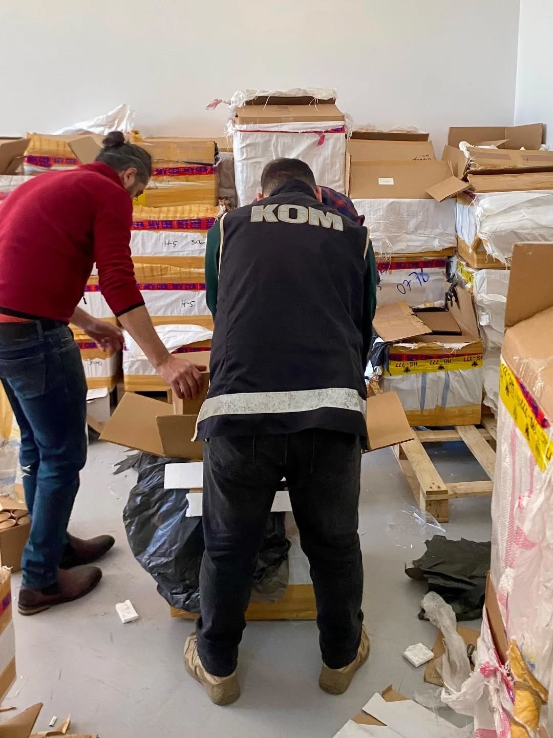 Artvin’de kaçakçılık operasyonu: 300 milyon TL’lik ürün ele geçildi
