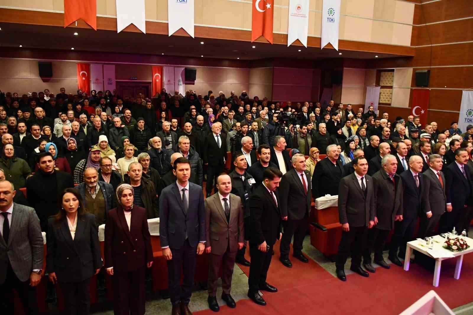 Artvin’de TOKİ kura çekimiyle bin 20 konutun hak sahipleri belirlendi
