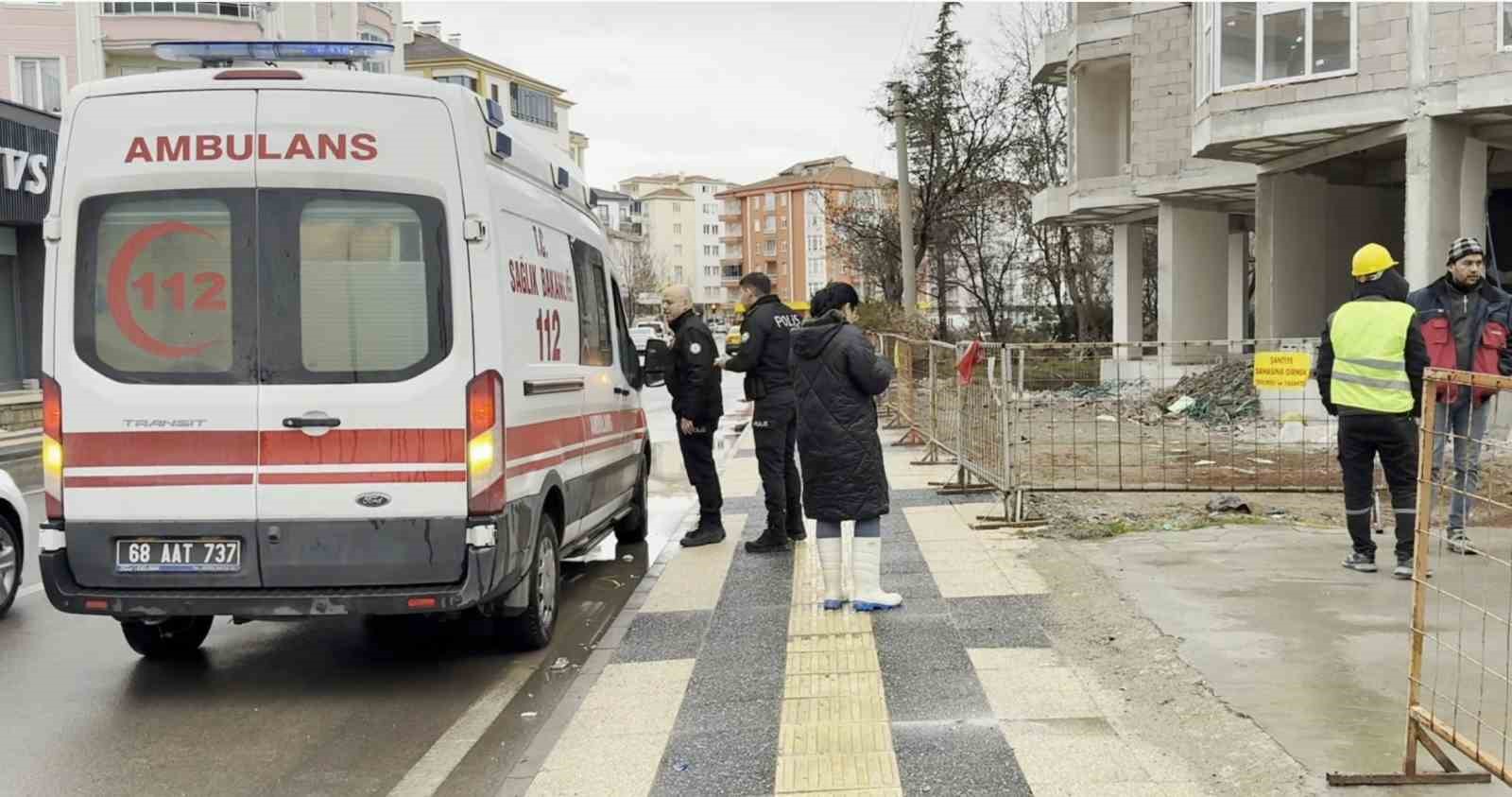Asansör boşluğuna düşen inşaat işçisi ağır yaralandı
