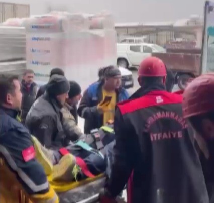 Asansör boşluğuna düşen vatandaş kurtarıldı
