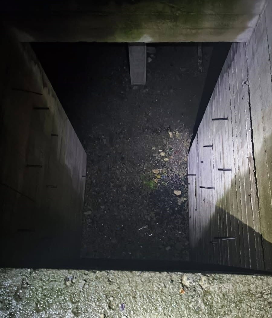 Asansör boşluğuna düşerek yaralanan kişiyi itfaiye kurtardı
