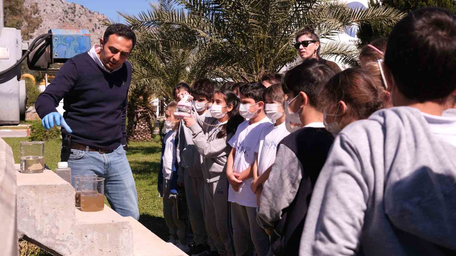 ASAT farklı yaş gruplarına suyun önemini anlatıyor
ASAT farklı yaş gruplarına suyun önemini anlatıyor