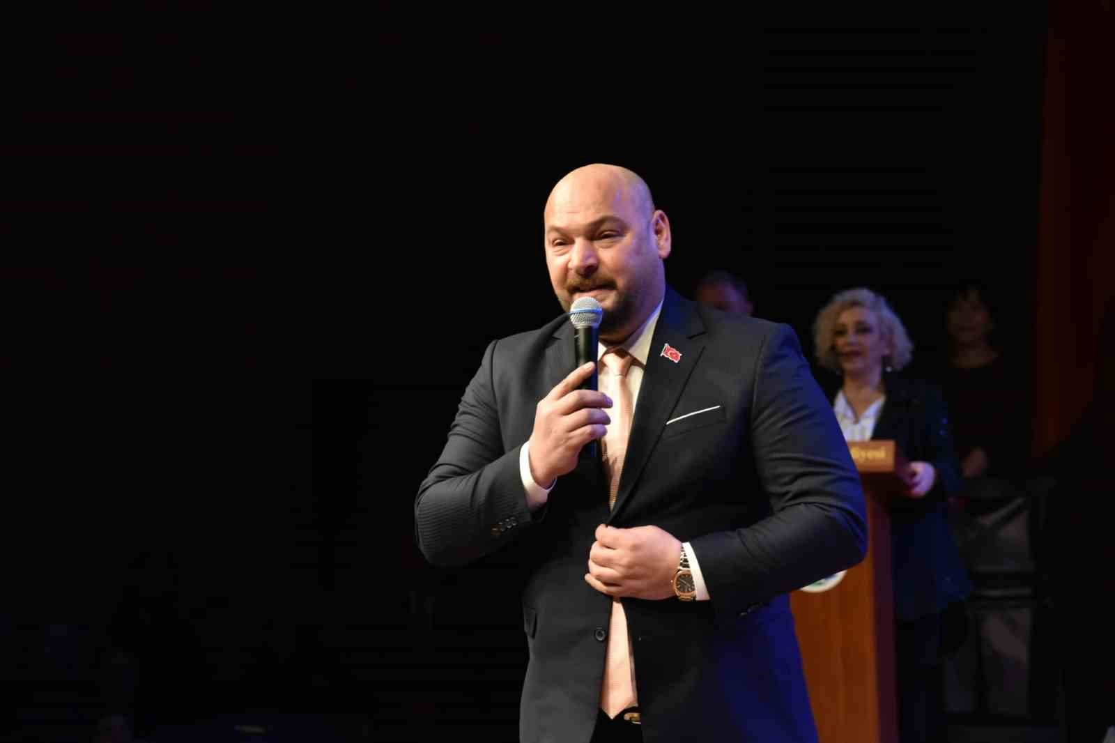 Aşık Mahzuni türkülerle anıldı
