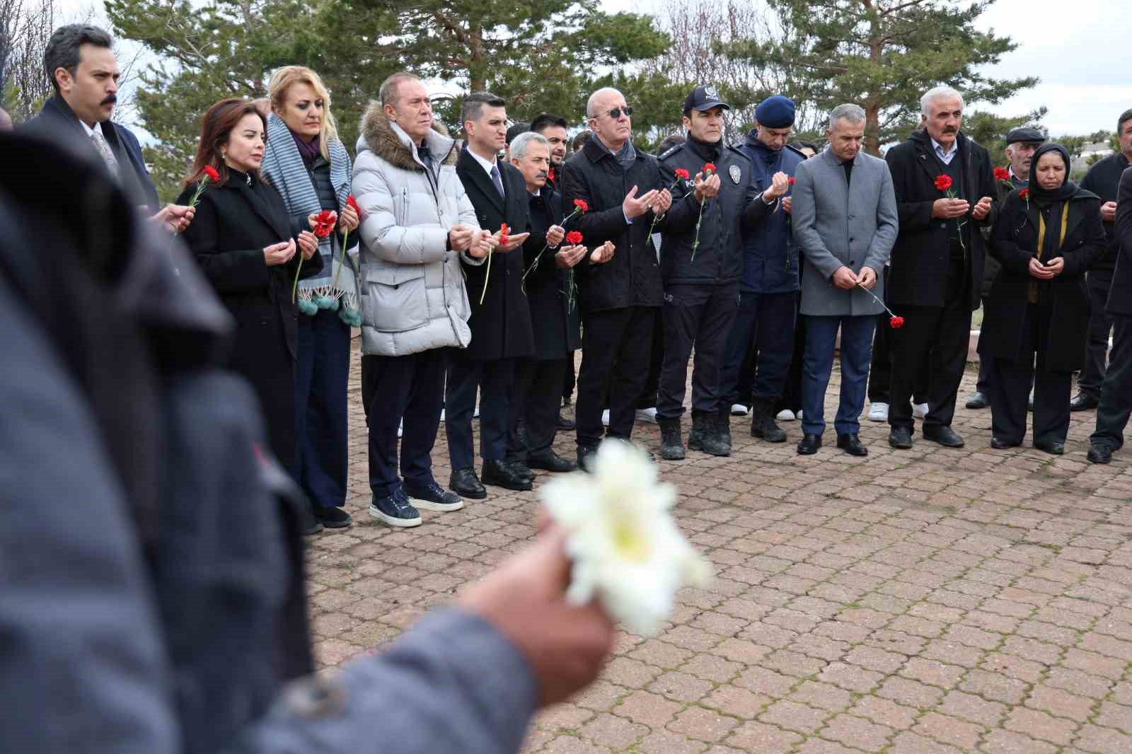Aşık Veysel 53 yıl sonra da unutulmadı
