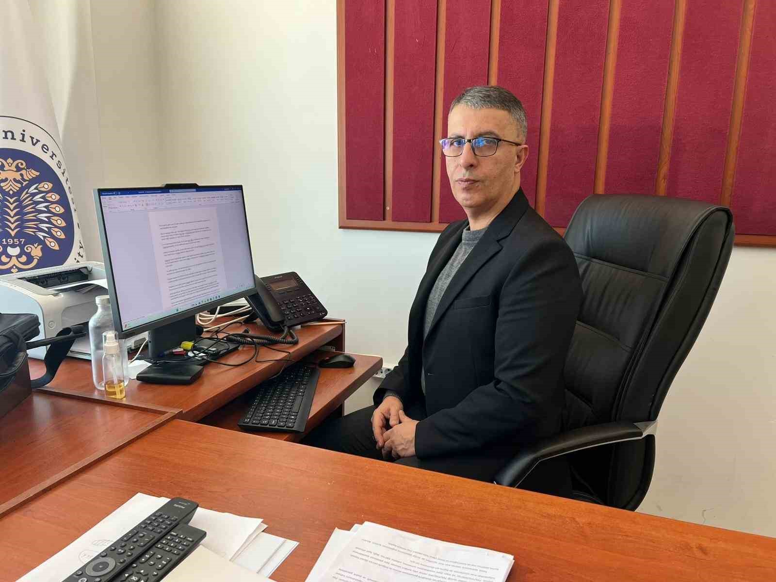 ASİMED Başkanı Savaş Eğilmez; "Türkler için bayrak namustur, bayrak en kutsal değerlerdendir"
