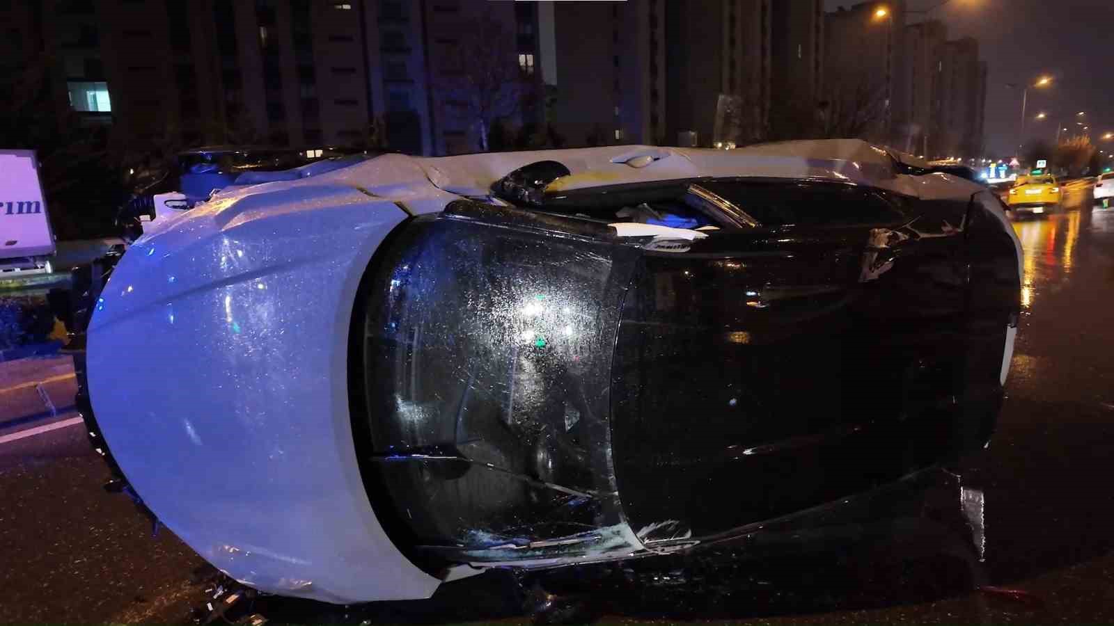 Aşırı hız ve alkol kazaya neden oldu: Sancaktepe’de otomobil takla attı
