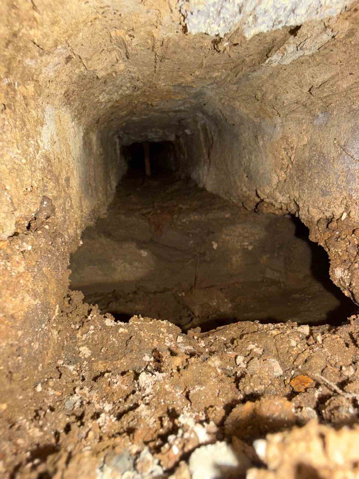 Asırlar sonra ortaya çıktı... Muradiye’de gizli kalan detay
Asırlar sonra ortaya çıktı... Muradiye’de gizli kalan detay