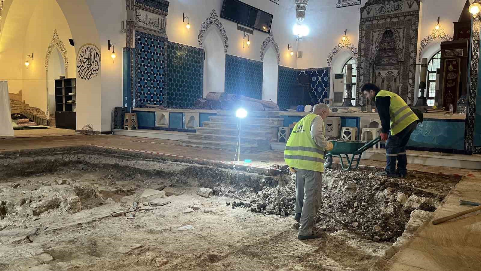 Asırlar sonra ortaya çıktı... Muradiye’de gizli kalan detay
Asırlar sonra ortaya çıktı... Muradiye’de gizli kalan detay