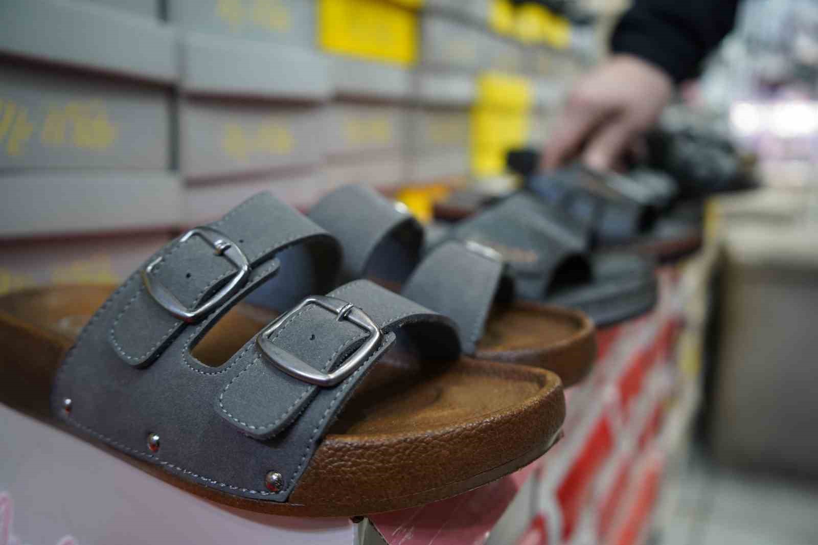 Asırlık çarşıda tezgahlar sanal vitrine taşınıyor: Esnaf e-ticaretle yüzleşiyor
