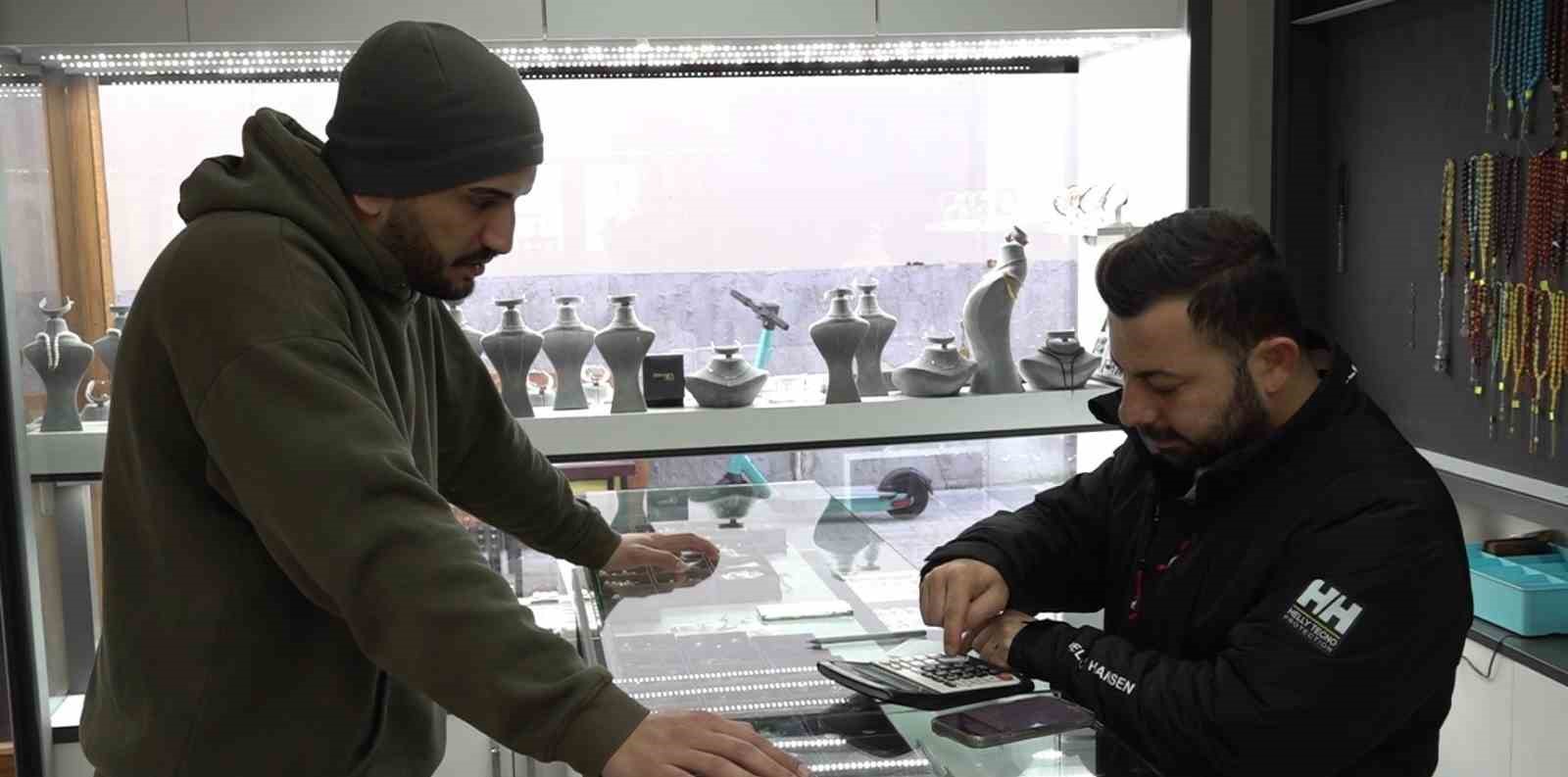Asırlık çarşıda tezgahlar sanal vitrine taşınıyor: Esnaf e-ticaretle yüzleşiyor
