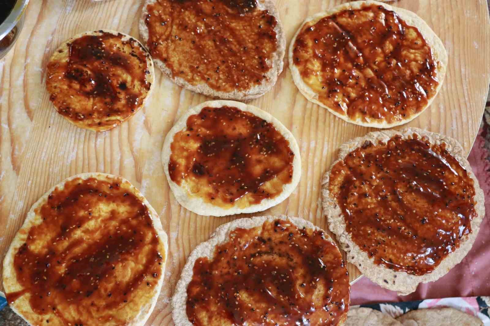 Asırlık "külçe tatlısı" geleneği bayramda yaşatılıyor
