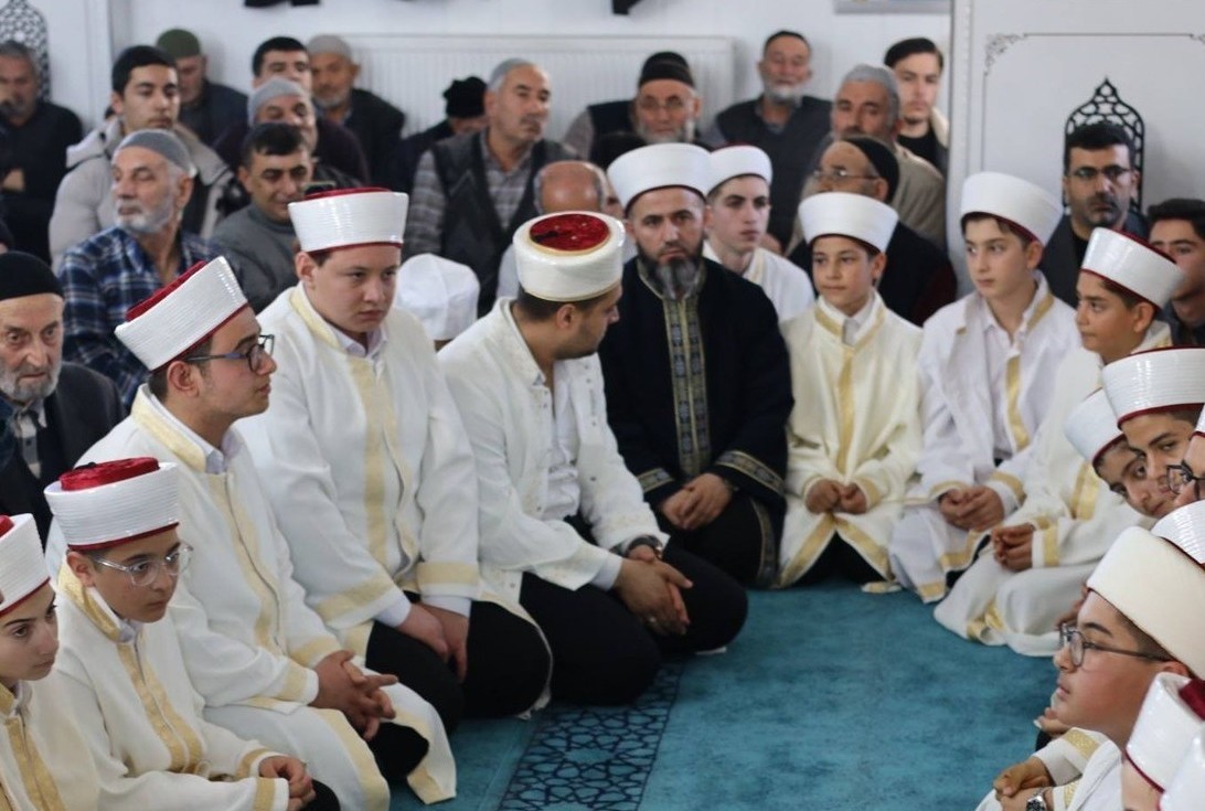 Aşkale’de 25 genç hafız icazetini aldı
