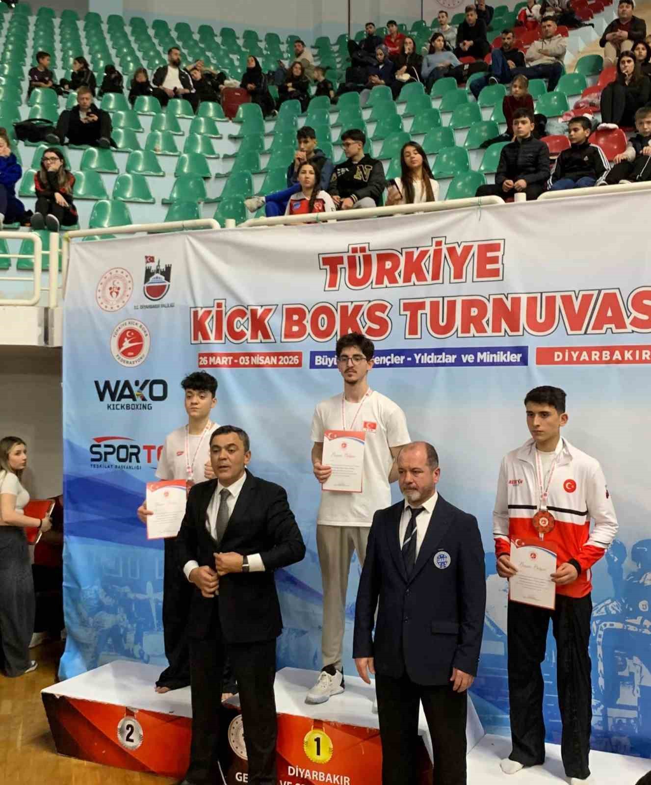 Aşkaleli sporcular Gacır kardeşler yine zirvede
