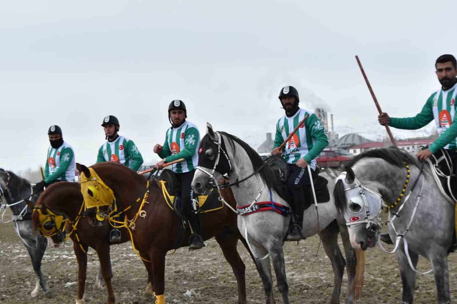 Aşkale’nin kurtuluş bayramında cirit coşkusu
