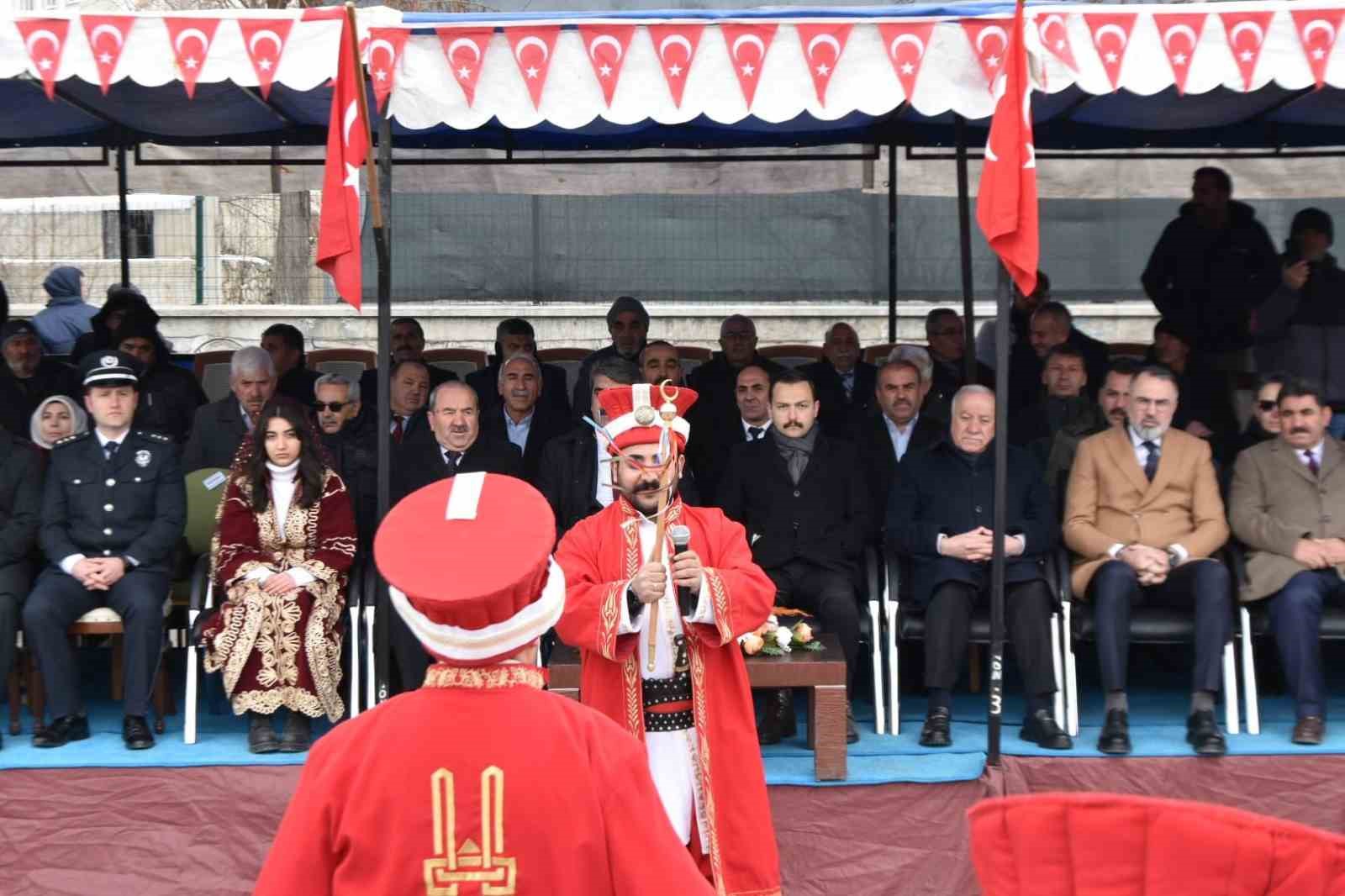 Aşkale’nin kurtuluşunun 108’inci yıl dönümü coşkuyla kutlandı
Aşkale’nin kurtuluşunun 108’inci yıl dönümü coşkuyla kutlandı