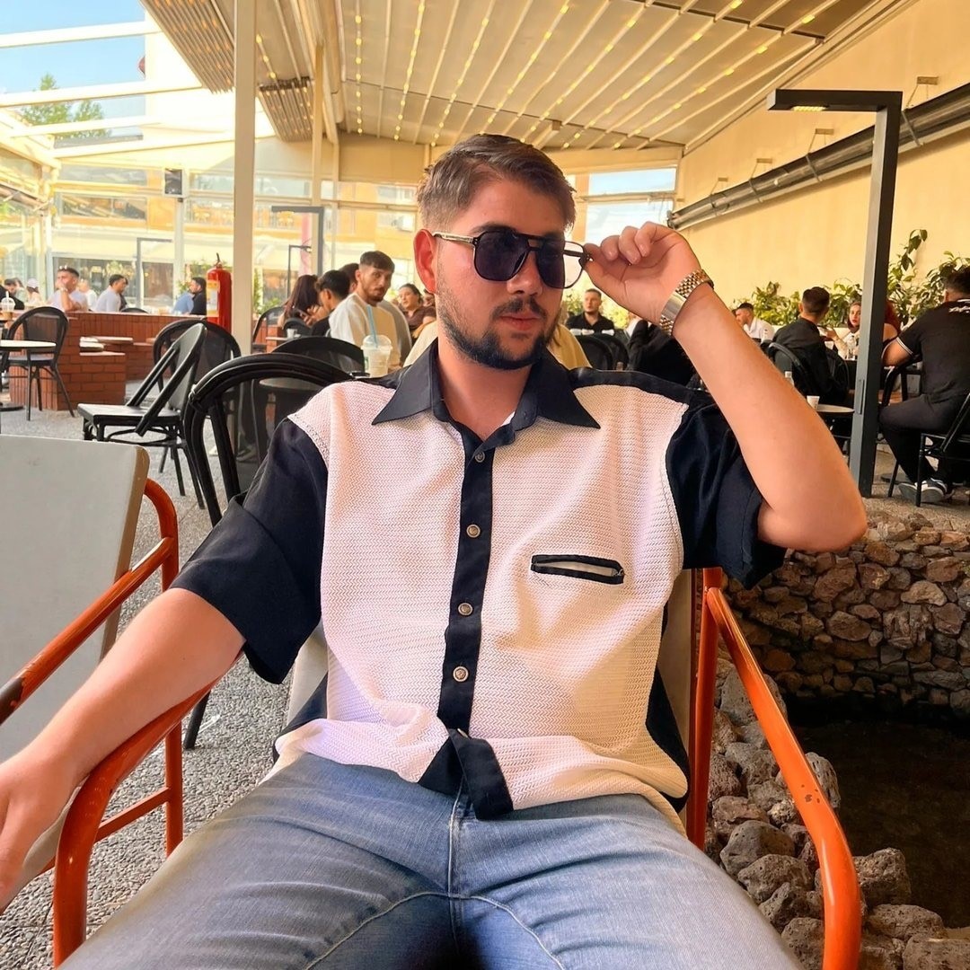 Askere gidecekti, tabutuna "O şimdi asker" yazılı tülbent serildi
