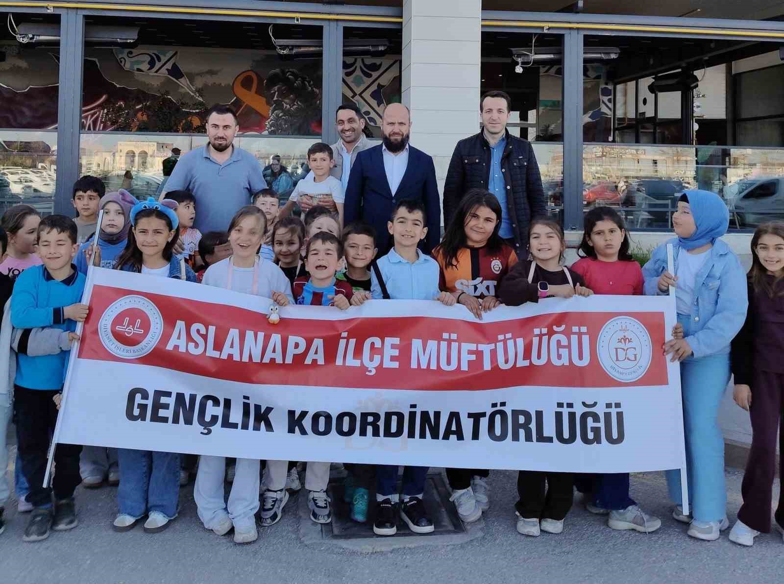 Aslanapa’da Kur’an kursu öğrencileri "571 Rahmet Peygamberi Hz Muhammed" filmini izledi
