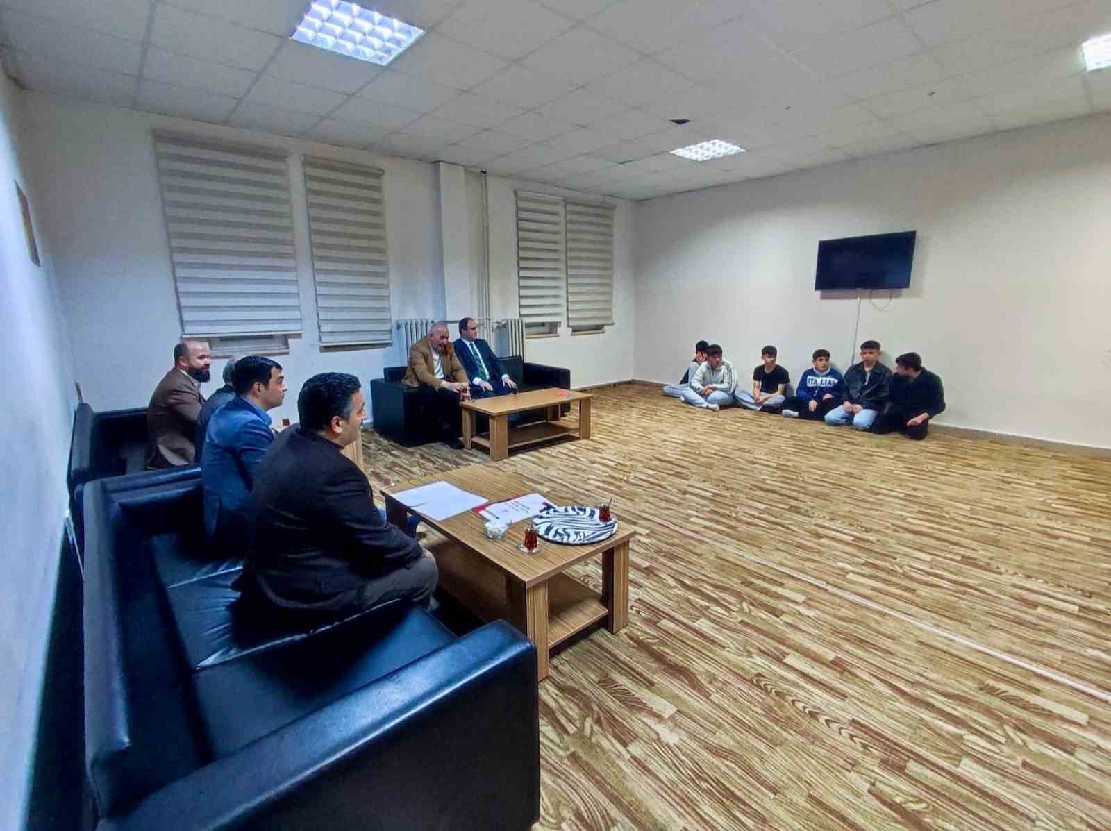 Aslanapa’da "Maarifin Kalbinde Ramazan İftar Buluşması"
