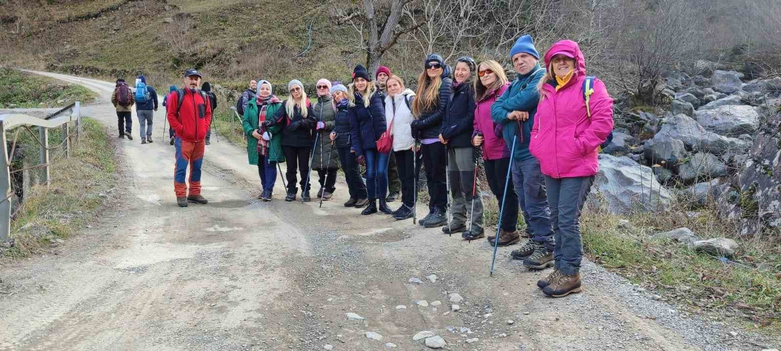 Asmasu Şelalesi’ne yürüdüler
Asmasu Şelalesi’ne yürüdüler