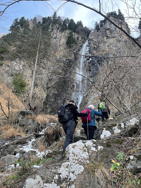 Asmasu Şelalesi’ne yürüdüler
Asmasu Şelalesi’ne yürüdüler