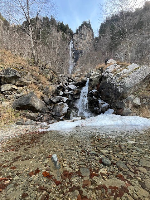 Asmasu Şelalesi’ne yürüdüler
Asmasu Şelalesi’ne yürüdüler